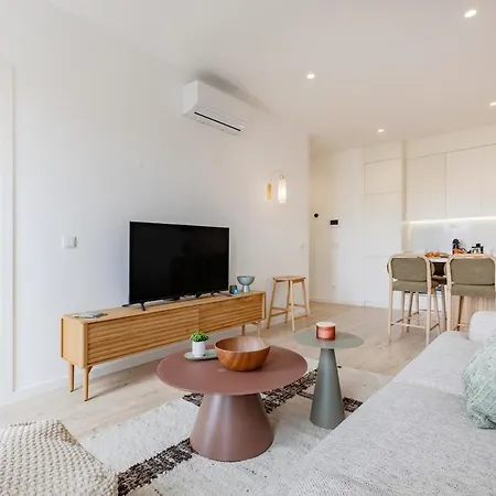 Апартаменты The Bright Life At Boavista Flats