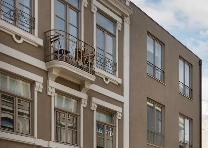 The Bright Life @ Boavista Flats